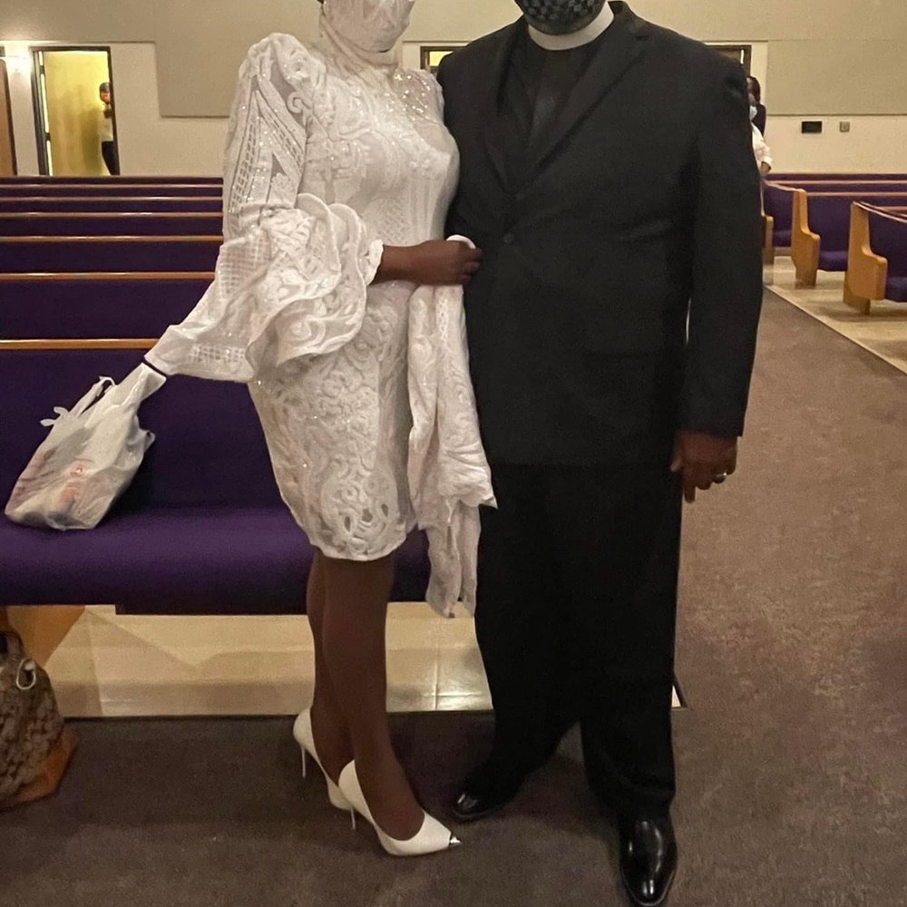 Selling this beautiful white stylish sequin dress.